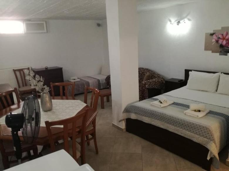 Maria'S Cozy Basement Studio ! Volos Exterior foto